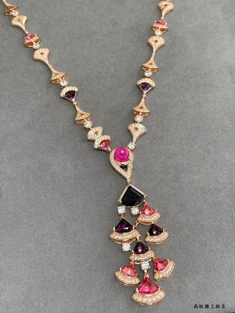 Bv1g*ai necklaces